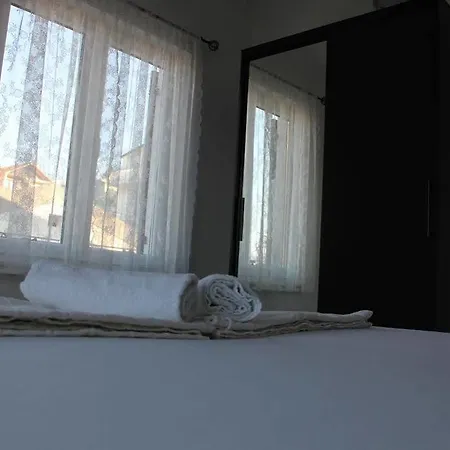 Nanito Τρογκίρ